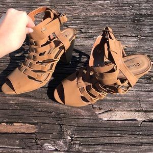 SOLD ❤️Women’s Heels 👠